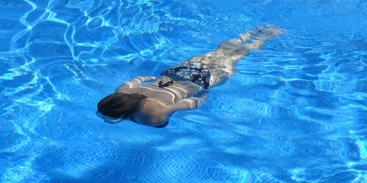 夏でも涼しい。快適、泳げるウィッグ。防水ウィッグ。
